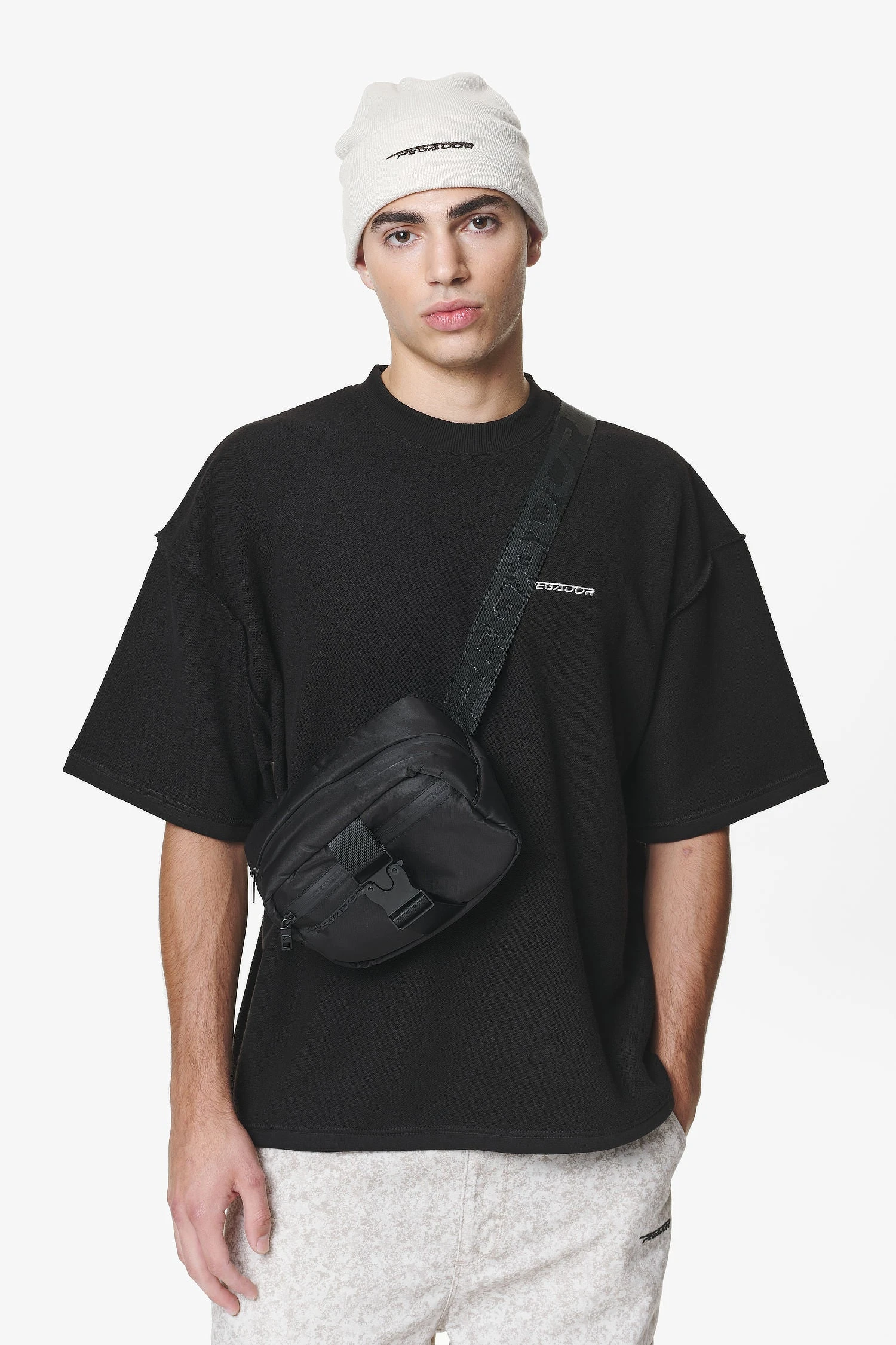Nash Bum Bag Black - Image 2